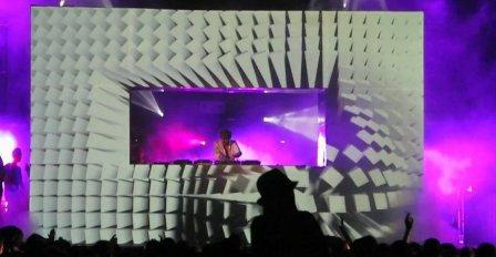 Alquiler Cabina 3D dj - Alquiler y contratación de Discomoviles - Sonido e  Iluminación - RSM Producciones