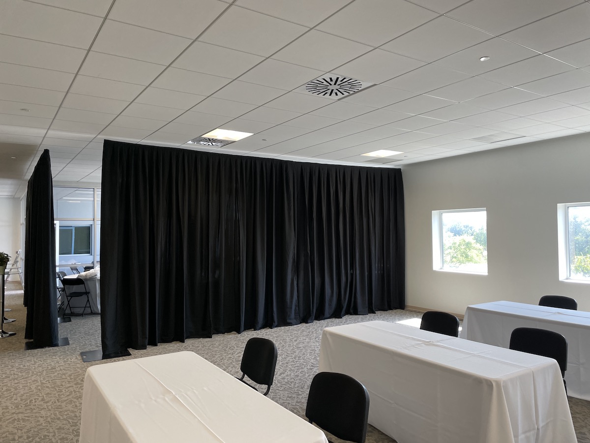PIPE&DRAPE NEGRO 4m ALTO
