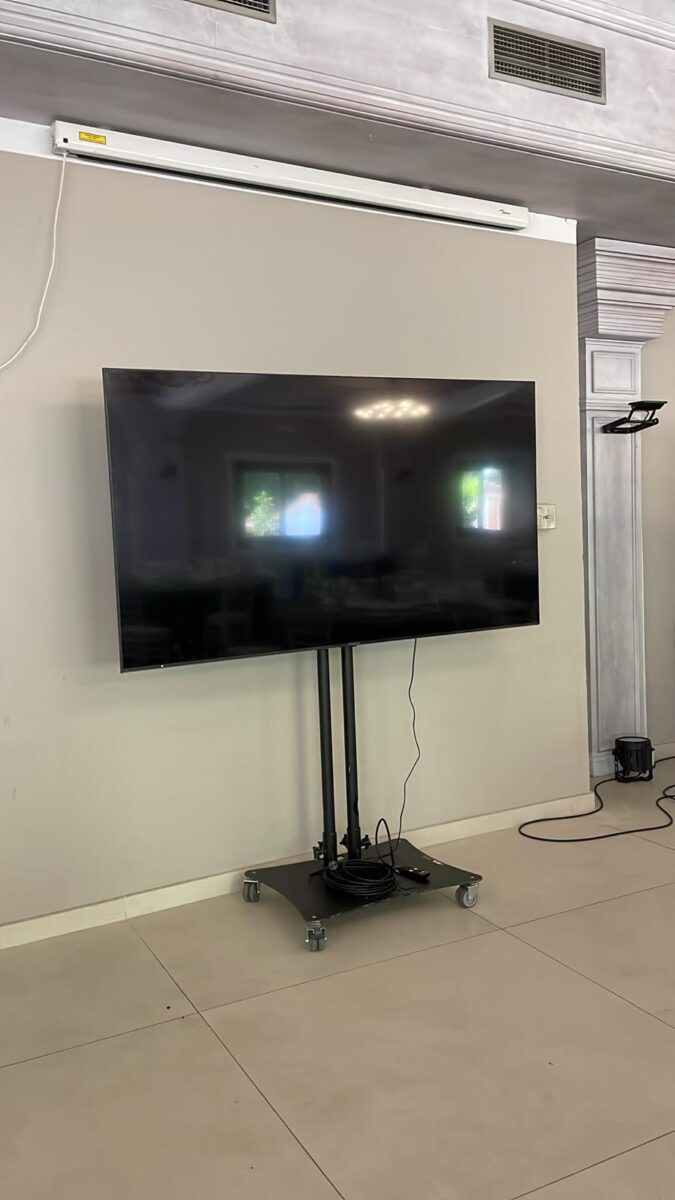 TV 75”